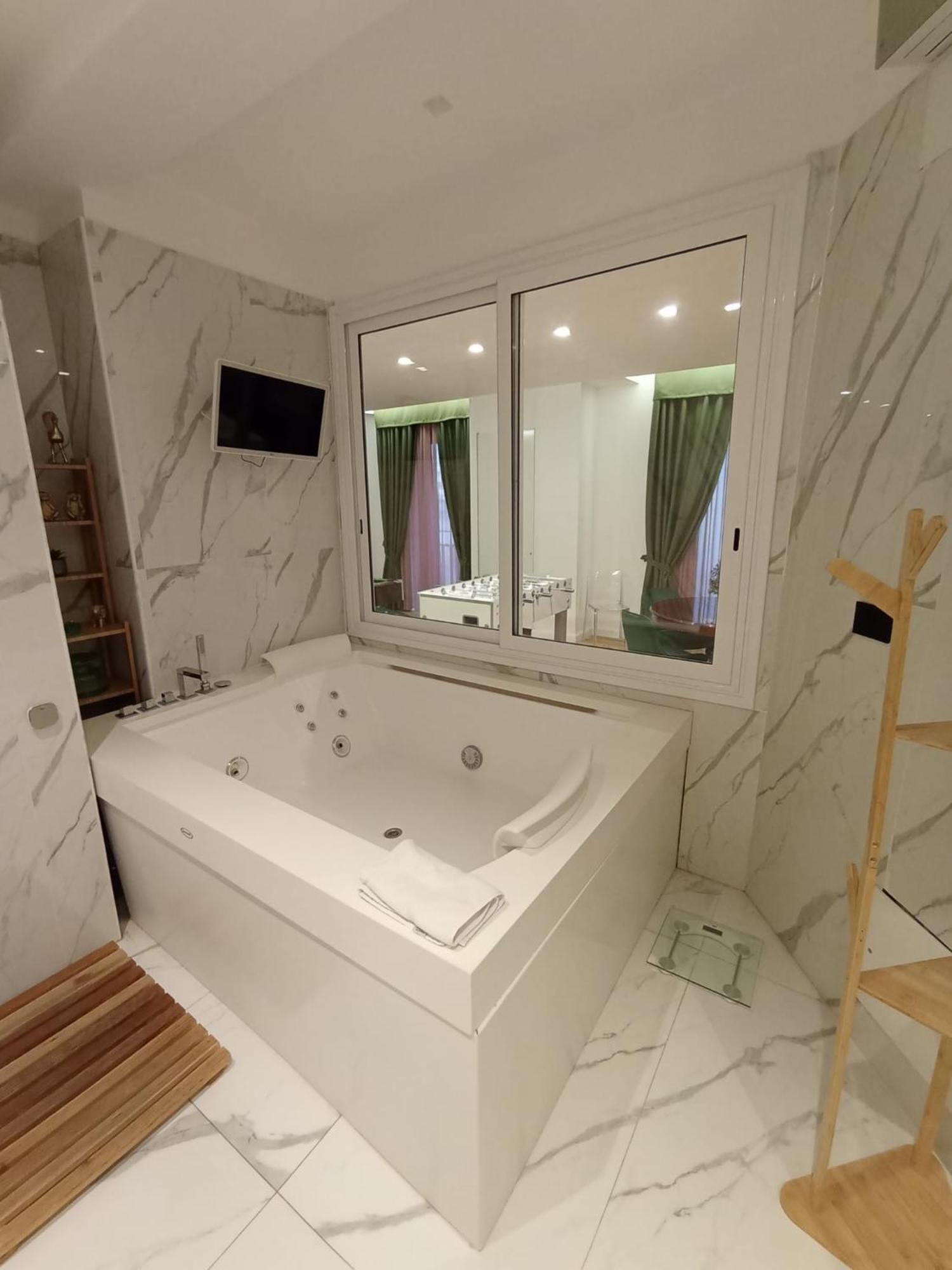 President Plaza Vip Suite Spa By Babylon Stay Neapol Zewnętrze zdjęcie